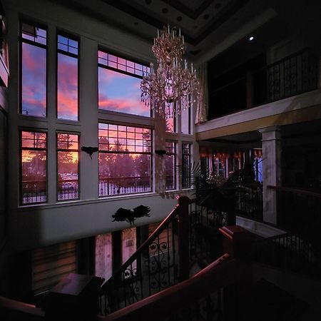 Empress Palace Hotel Съри Екстериор снимка