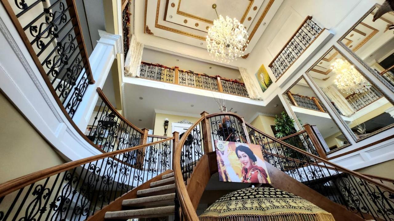 Empress Palace Hotel Съри Екстериор снимка