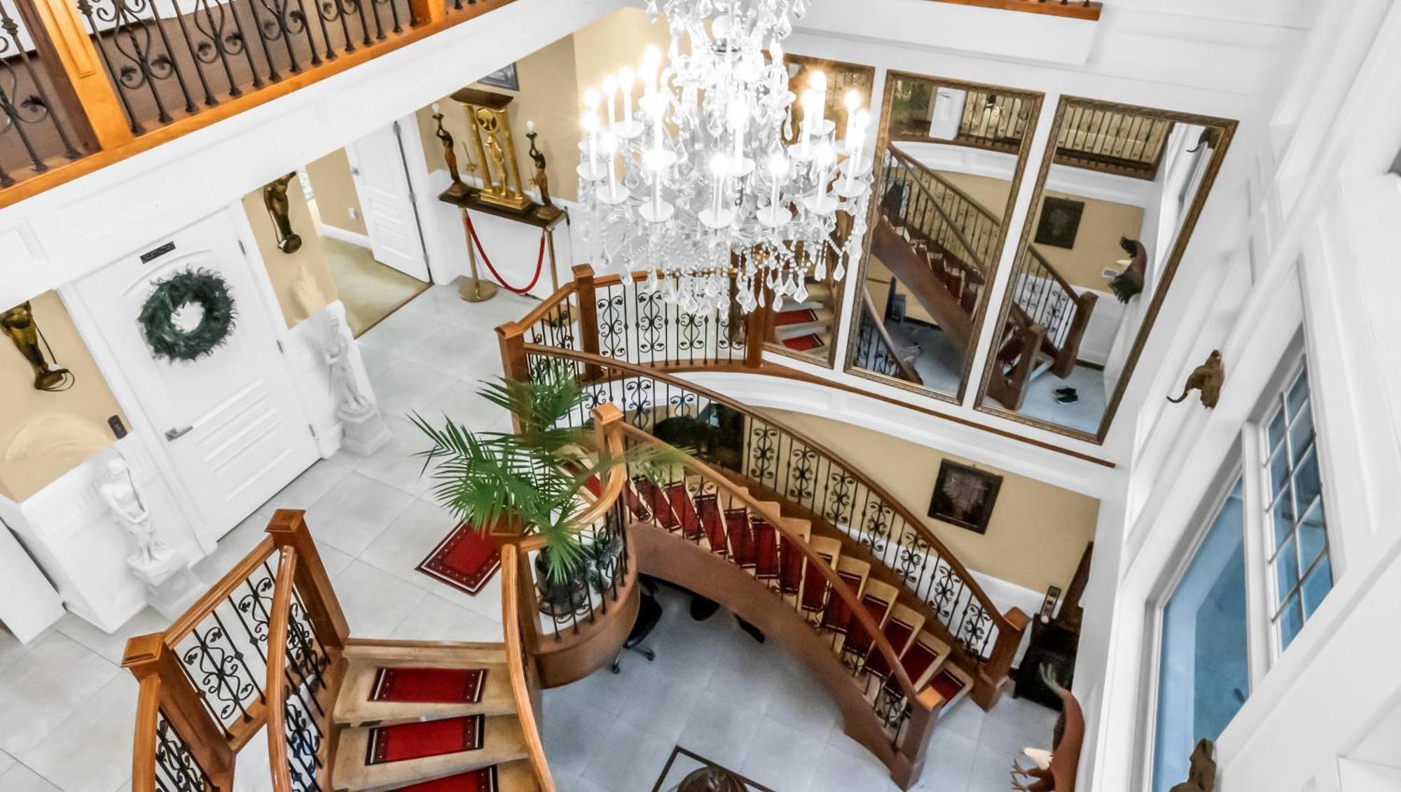 Empress Palace Hotel Съри Екстериор снимка